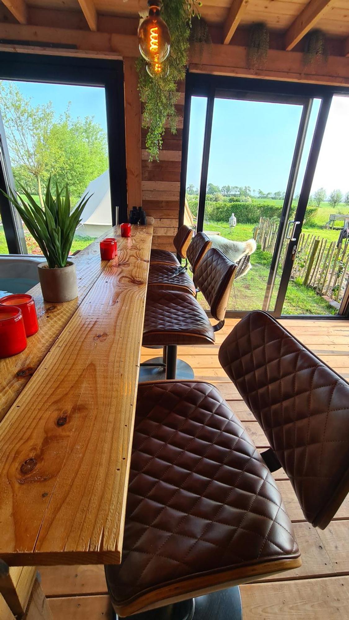 De Luxe Overkapping *